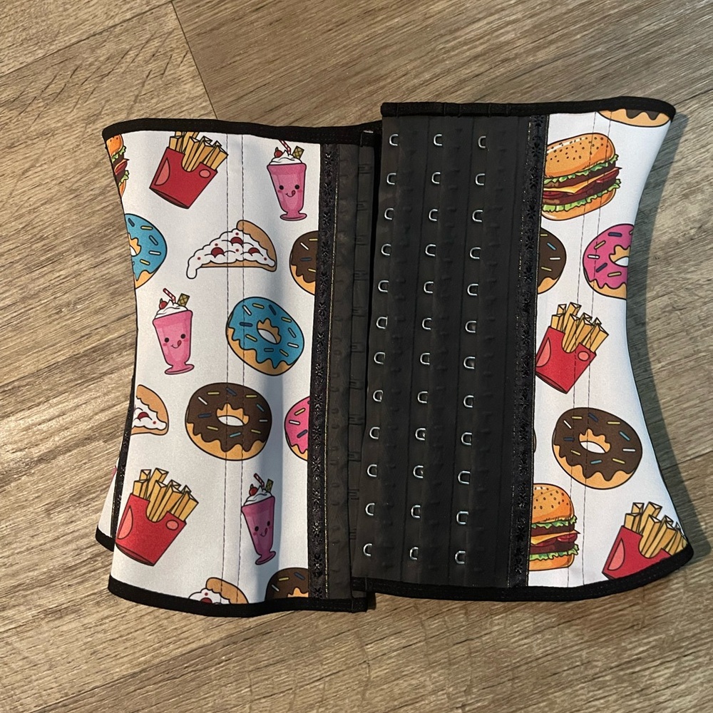 NWOT Squeeze me skinny waist trainer